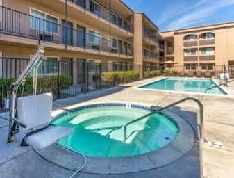 Hotel Hidden Valley Escondido Exterior foto